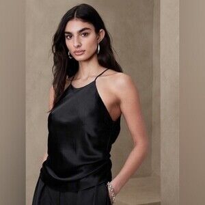 NWT! Banana Republic Black Sombra Silk Top - Size Small 🎰
